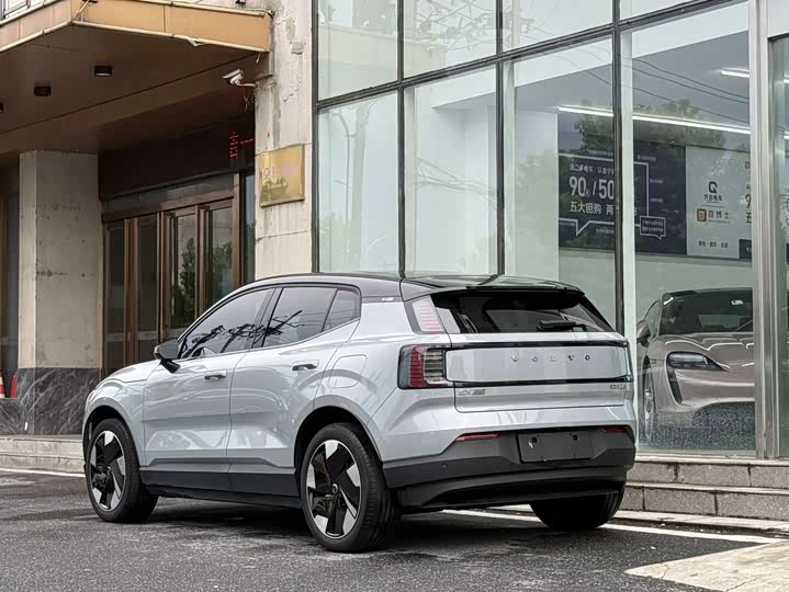 Volvo EX30, 2024 — фото 4 из 9