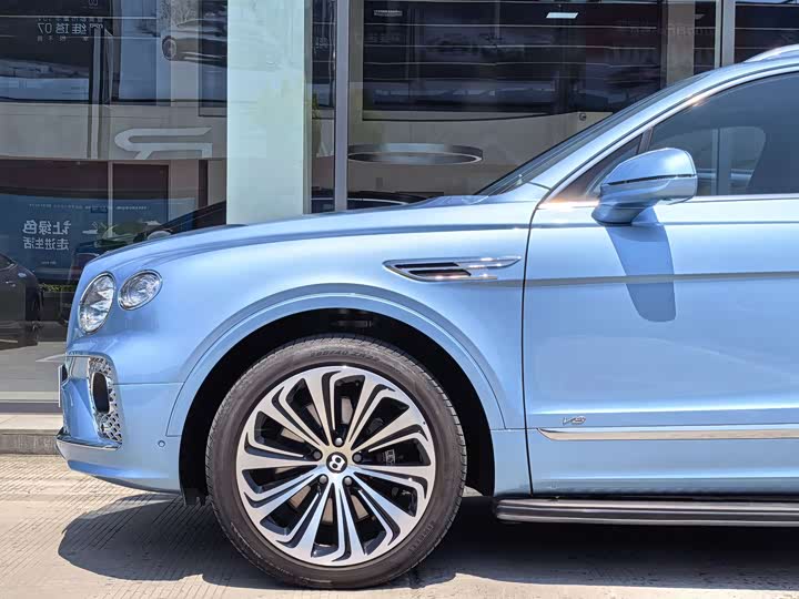 Bentley Bentayga, 2022 — фото 7 из 9
