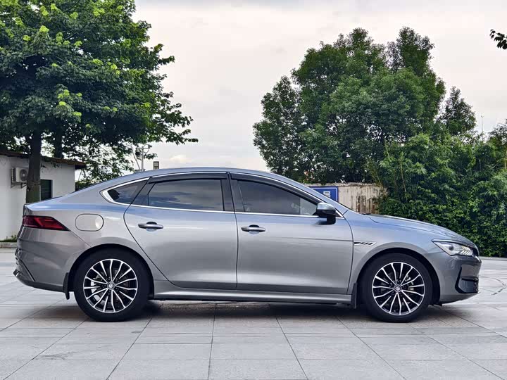 BYD Qin Plus, 2021 — фото 8 из 9