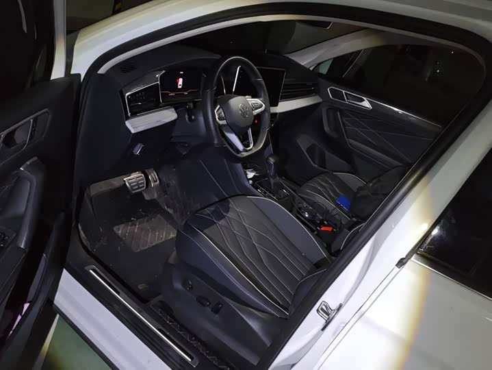 Volkswagen Tiguan L Pro, 2023 — фото 9 из 9