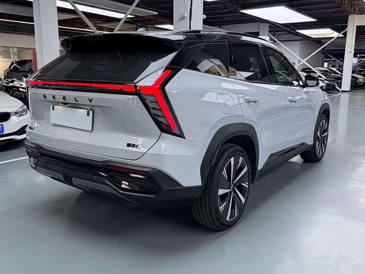 Geely Atlas L, 2024 — фото 9 из 9
