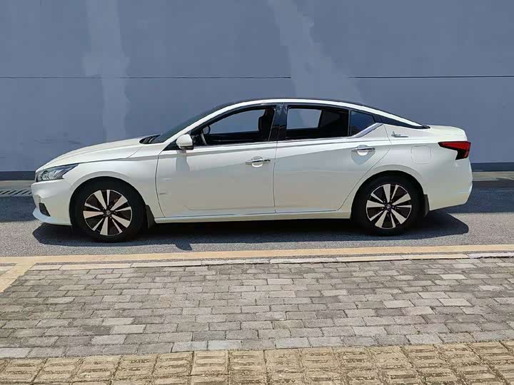 Nissan Teana, 2022 — фото 4 из 9