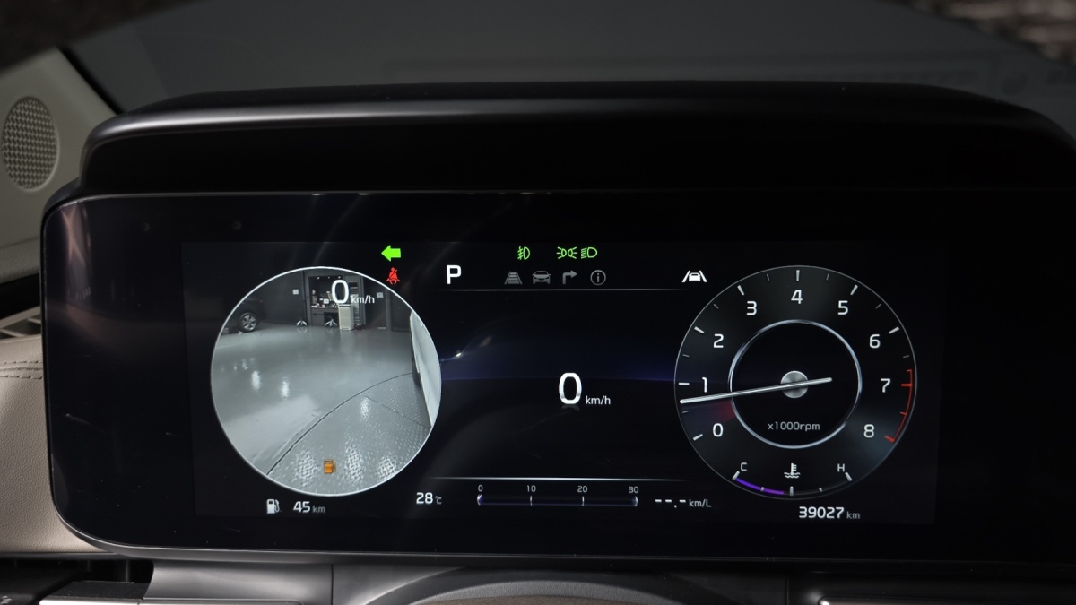 Kia Carnival, 2023 — фото 8 из 12