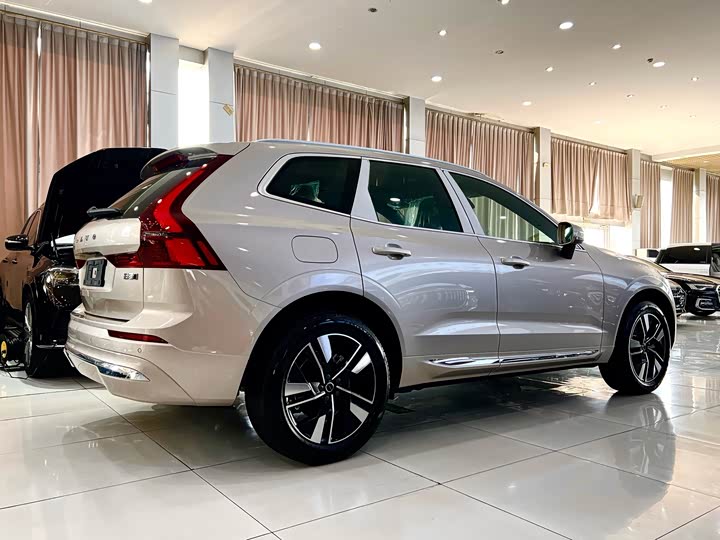 Volvo XC60, 2025 — фото 3 из 9