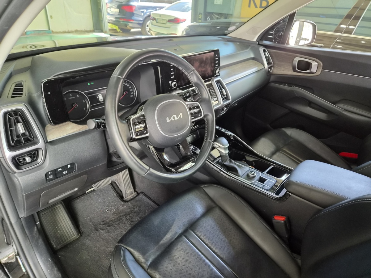 Kia Sorento, 2022 — фото 9 из 12