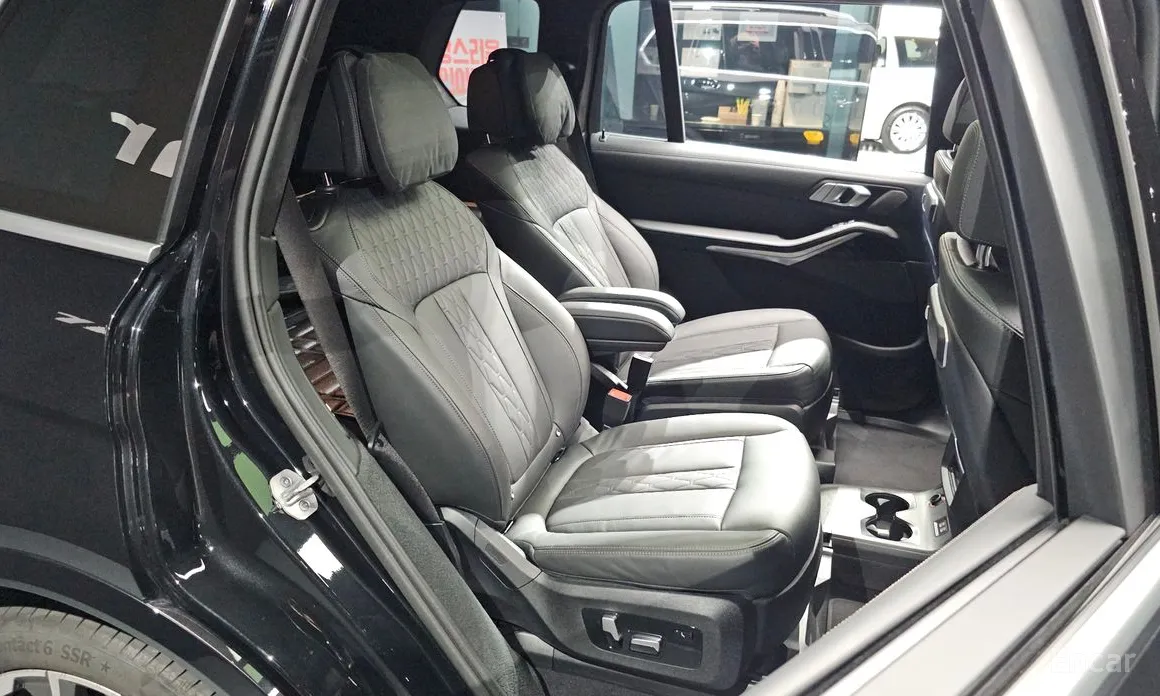 BMW X7, 2023 — фото 11 из 12