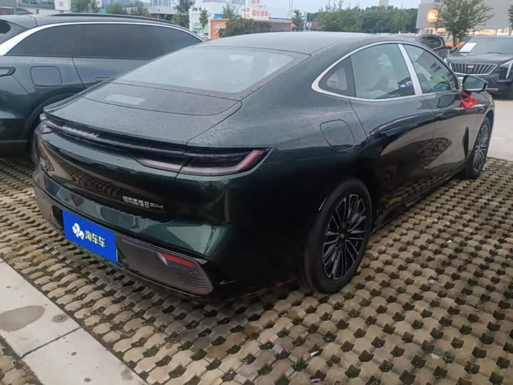 Geely Galaxy Starshine 8 EM-i, 2025 — фото 3 из 9