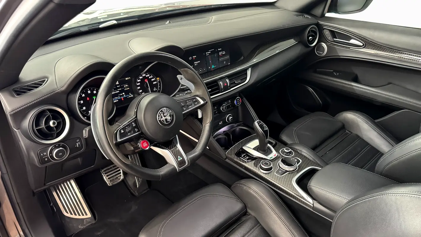 Alfa Romeo Stelvio, 2023 — фото 9 из 10