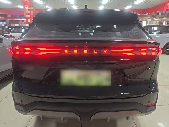 Geely Galaxy L7, 2023 — фото 6 из 9