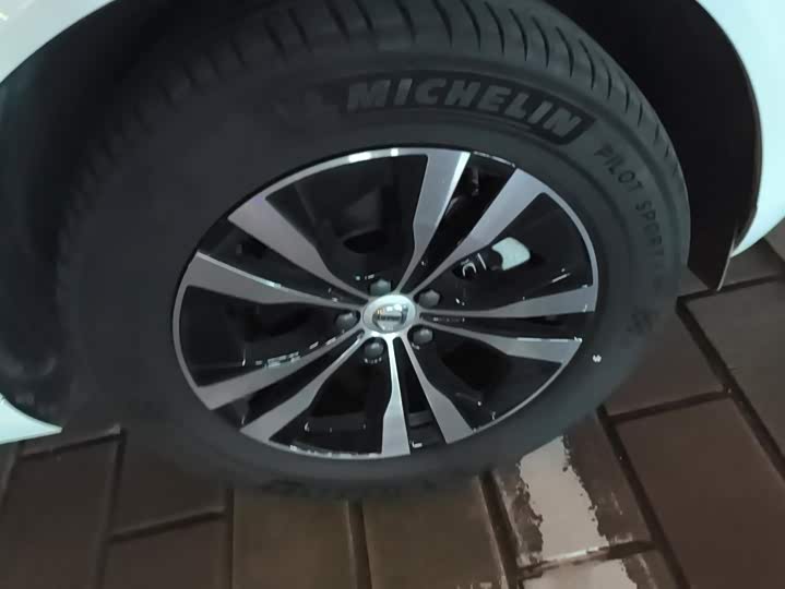 Volvo XC60, 2023 — фото 6 из 9