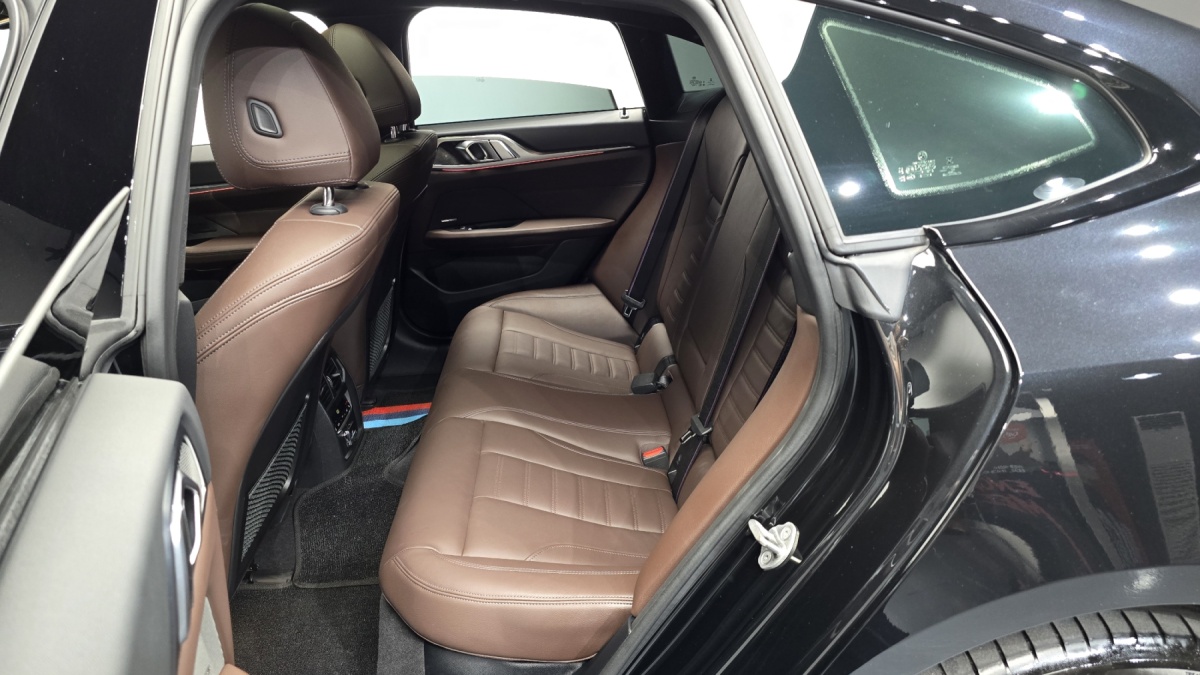 BMW i4, 2022 — фото 11 из 12