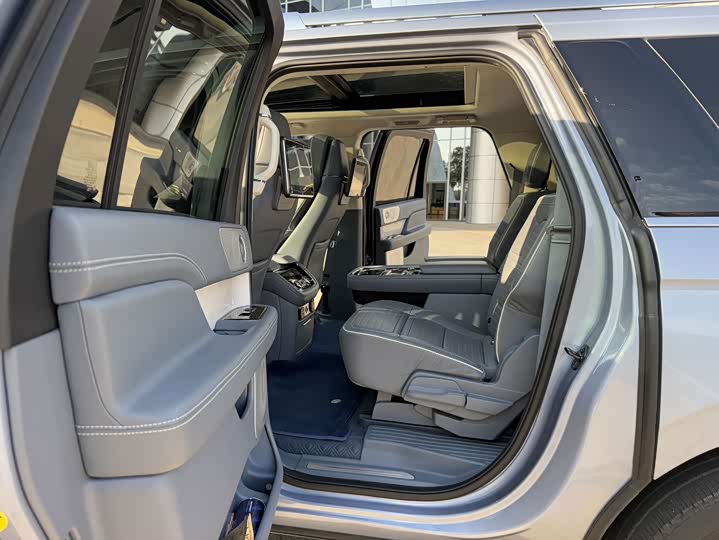 Lincoln Navigator, 2021 — фото 5 из 9