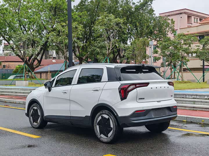 Geely Geometry E Firefly, 2024 — фото 6 из 9
