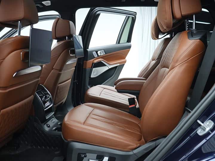 BMW X7, 2023 — фото 7 из 9