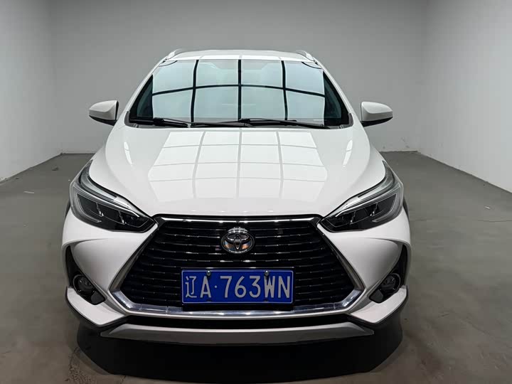 Toyota Yaris L Hatchback, 2022 — фото 2 из 9