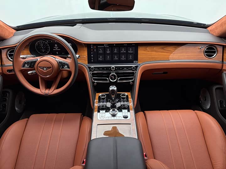 Bentley Flying Spur Hybrid, 2023 — фото 6 из 9