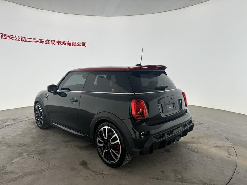 Mini Mini JCW, 2022 — фото 4 из 8