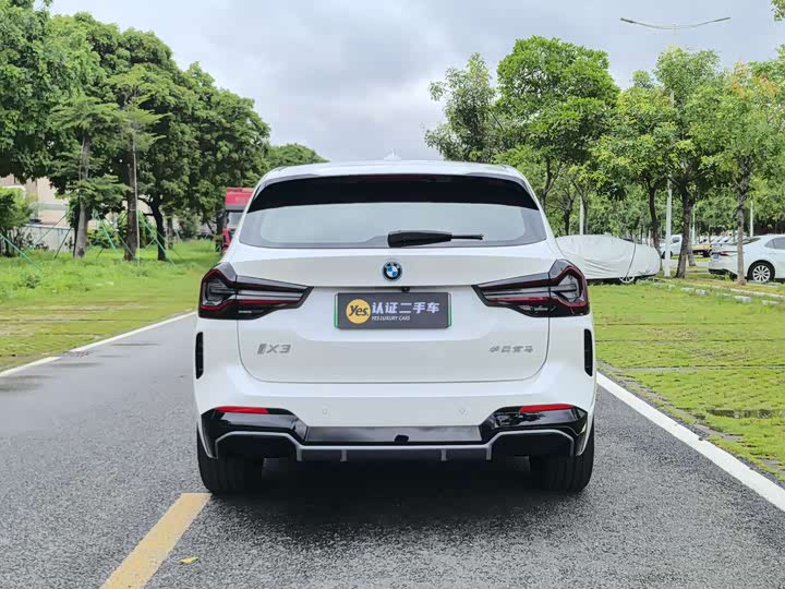 BMW iX3, 2022 — фото 6 из 9