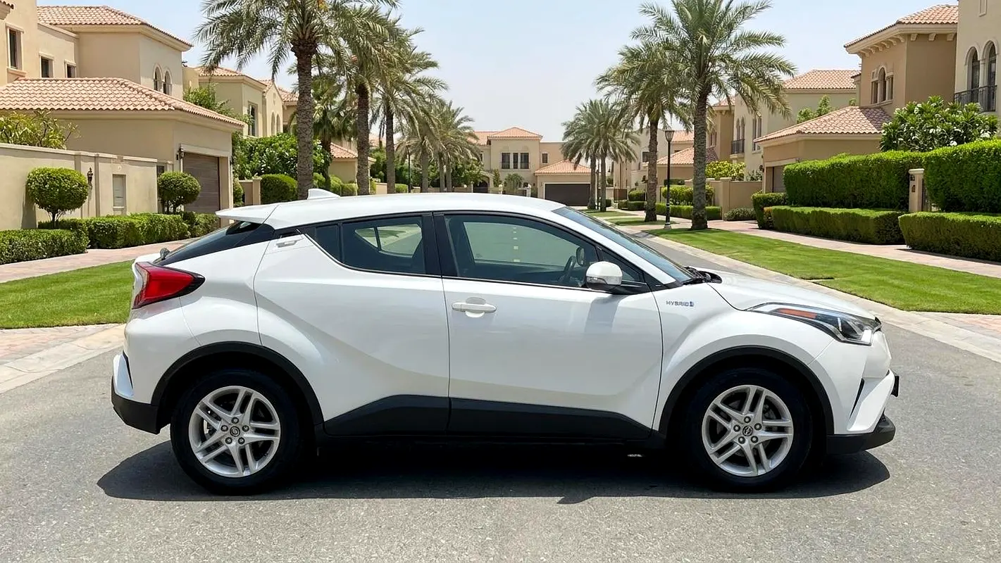 Toyota C-HR, 2023 — фото 5 из 10