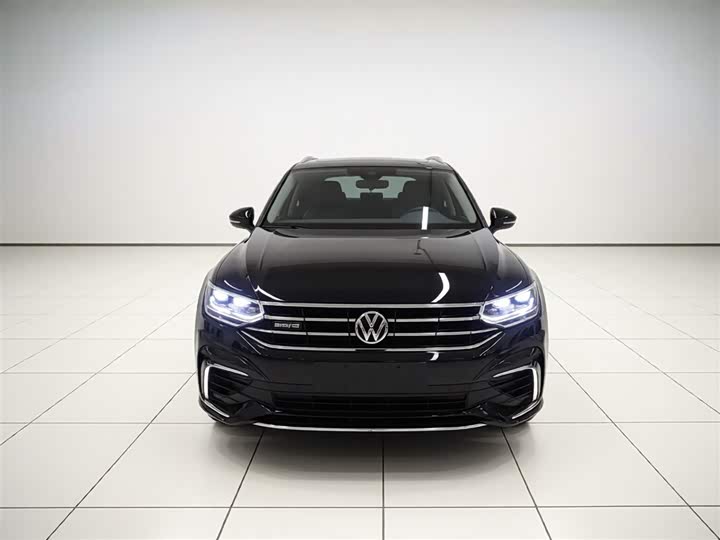 Volkswagen Tiguan L Hybrid, 2022 — фото 3 из 9
