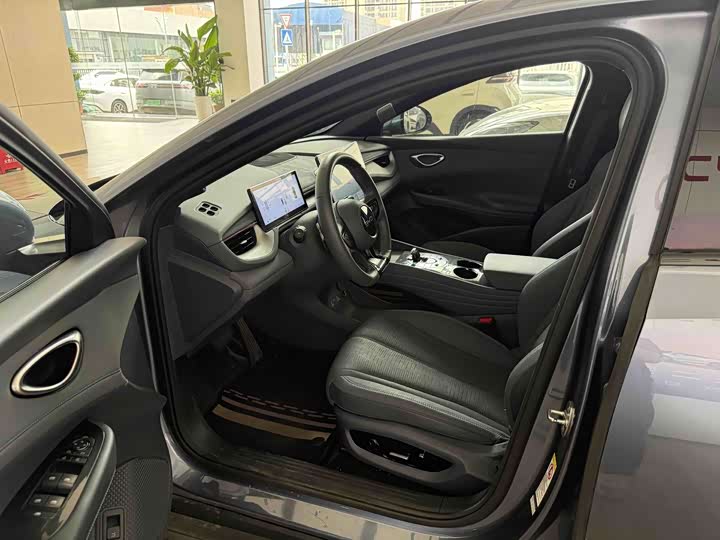 BYD Seal 06 GT, 2025 — фото 5 из 9