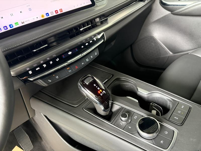 Cadillac XT4, 2025 — фото 12 из 12