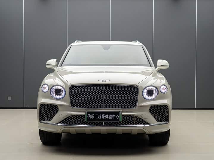Bentley Bentayga Hybrid, 2021 — фото 4 из 9
