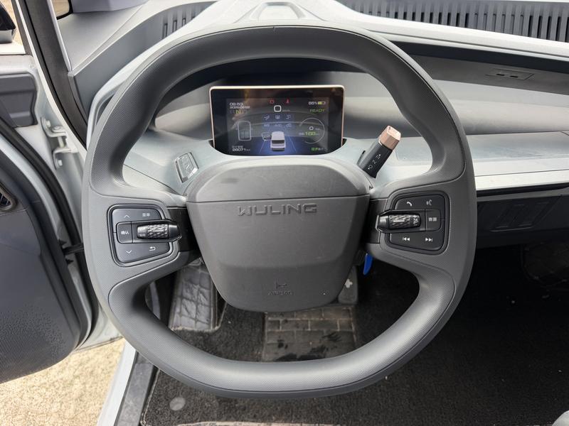 Wuling Nano EV, 2022 — фото 12 из 12
