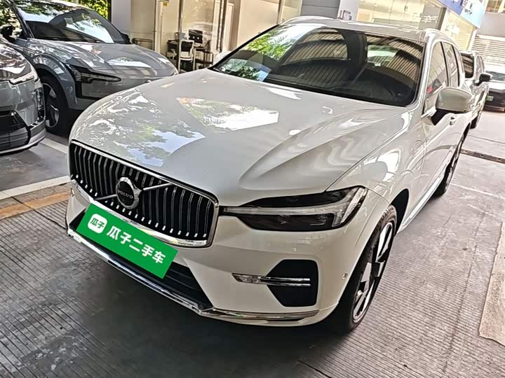 Volvo XC60 Hybrid, 2024 — фото 2 из 9