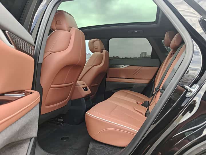 Cadillac Optiq, 2025 — фото 5 из 9