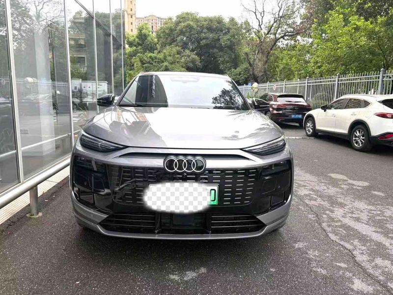 Audi Q6L e-tron, 2025 — фото 2 из 10