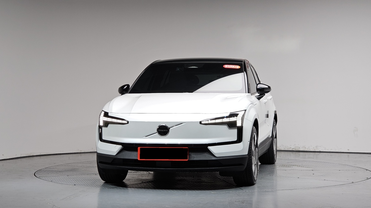 Volvo EX30, 2025 — фото 3 из 12