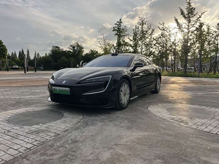 BYD Yangwang U7, 2025 — купить в Курске под ключ