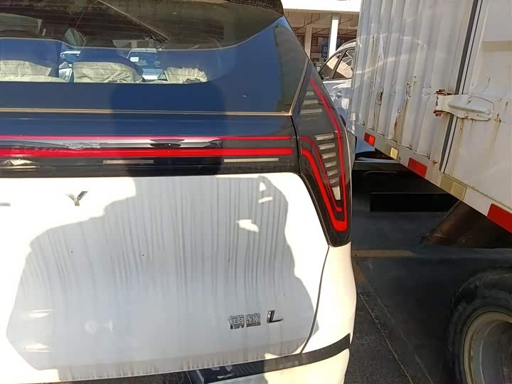 Geely Atlas L, 2025 — фото 8 из 9