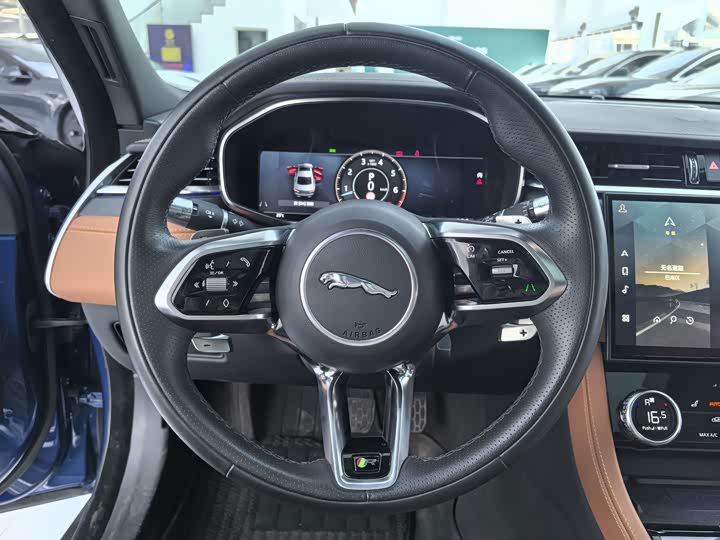 Jaguar XF L, 2022 — фото 8 из 9