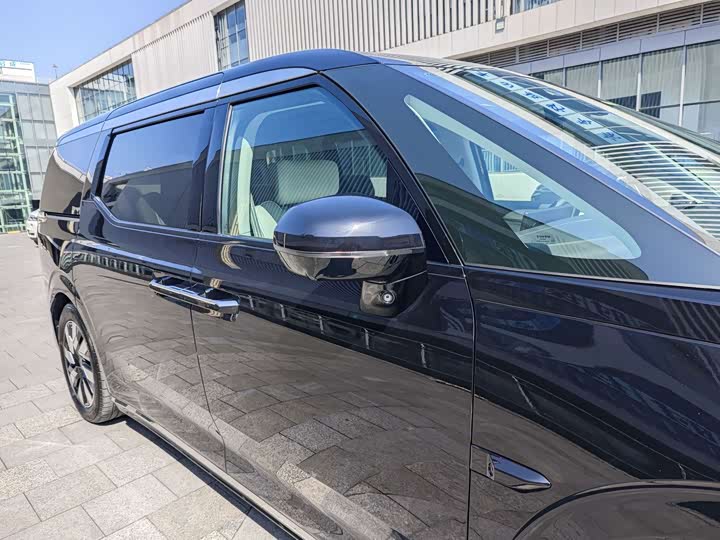 Volvo EM90, 2023 — фото 5 из 9