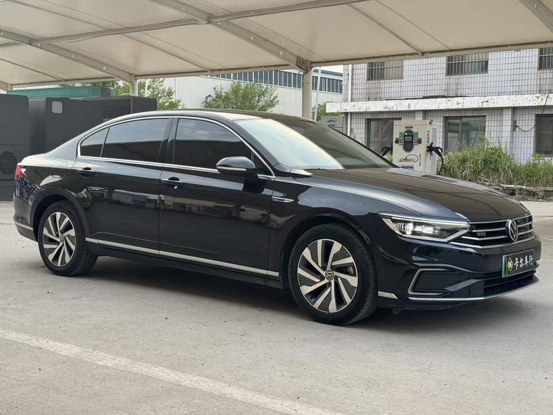 Volkswagen Magotan GTE Hybrid, 2023 — фото 3 из 10