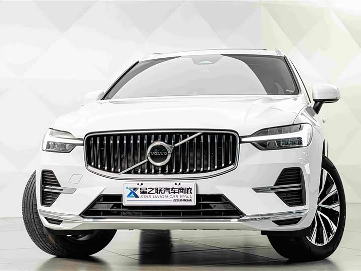 Volvo XC60, 2023 — фото 3 из 9