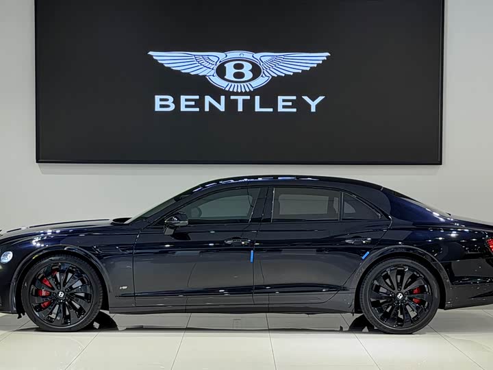 Bentley Flying Spur, 2022 — фото 3 из 9