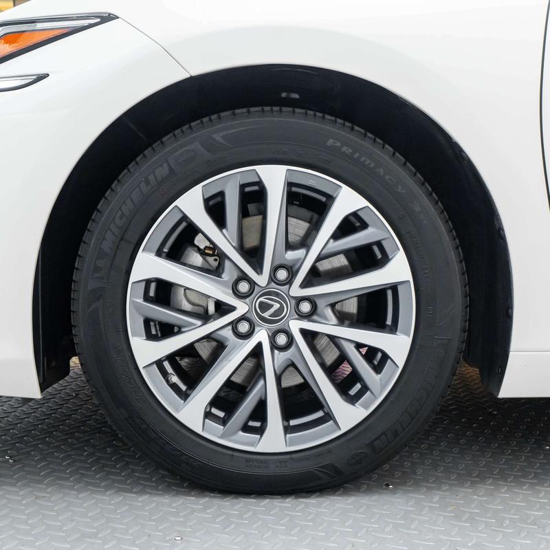 Lexus ES, 2022 — фото 10 из 12