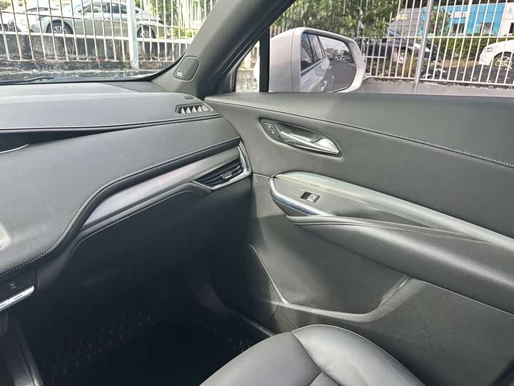 Cadillac XT4, 2023 — фото 9 из 9