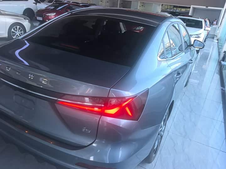 Roewe i5, 2023 — фото 7 из 9