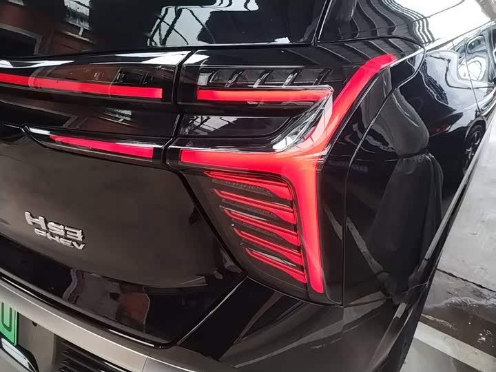 Hongqi HS3 Hybrid, 2025 — фото 8 из 9