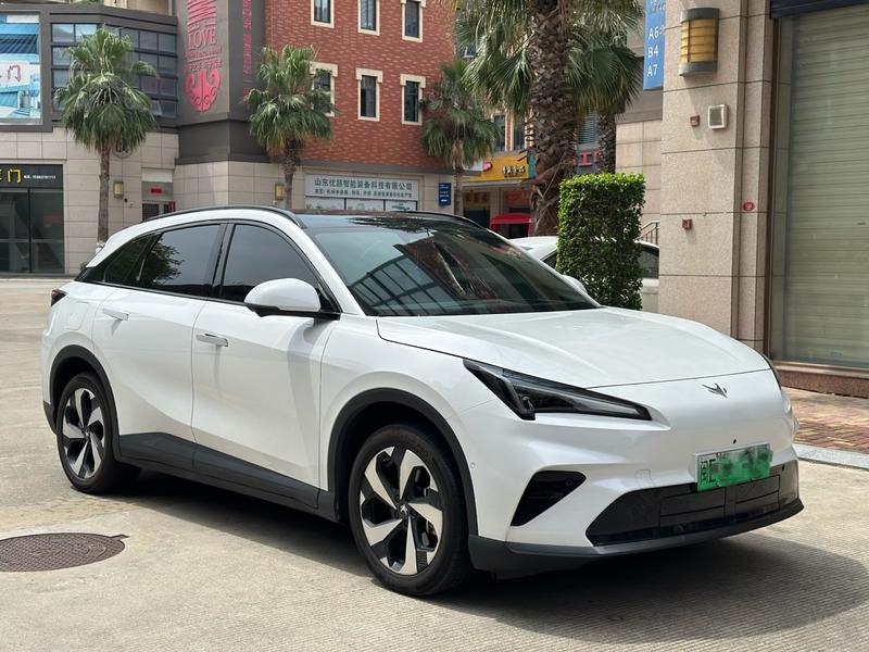 BAIC Arcfox Alpha T5, 2025 — фото 3 из 10