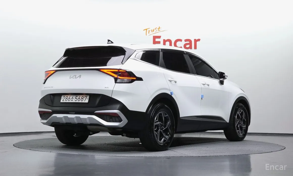 Kia Sportage, 2023 — фото 2 из 12