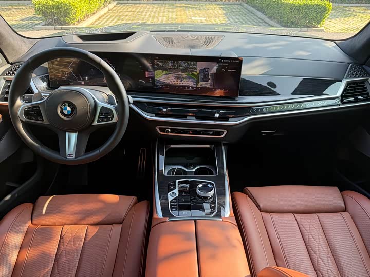 BMW X7, 2025 — фото 8 из 9