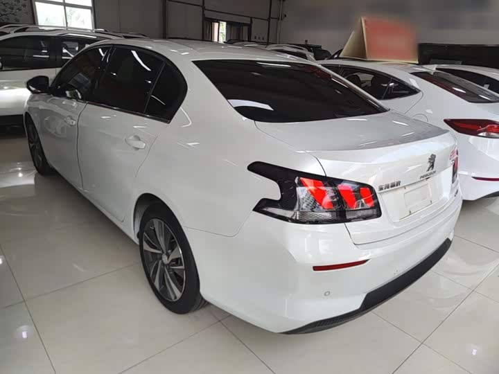 Peugeot 408, 2023 — фото 5 из 9