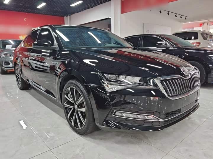 Skoda Superb, 2024 — фото 4 из 9