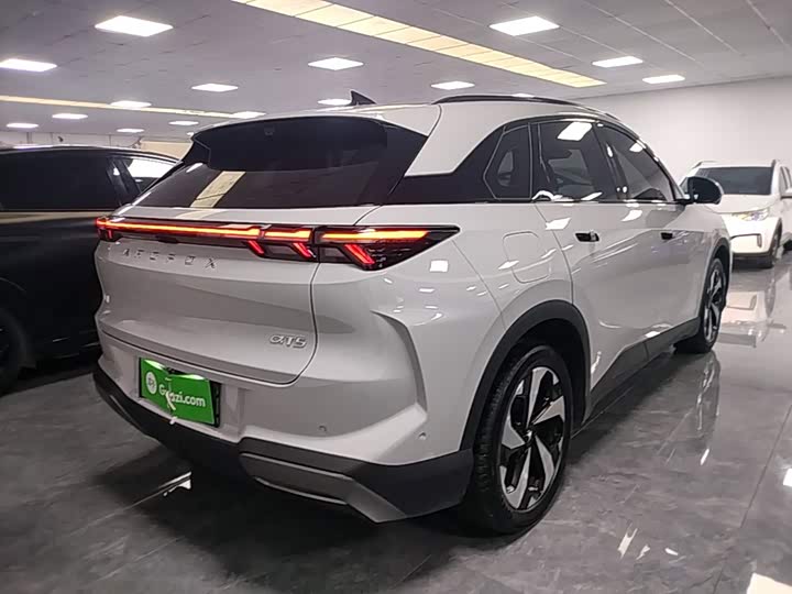 BAIC Arcfox Alpha T5, 2025 — фото 7 из 9