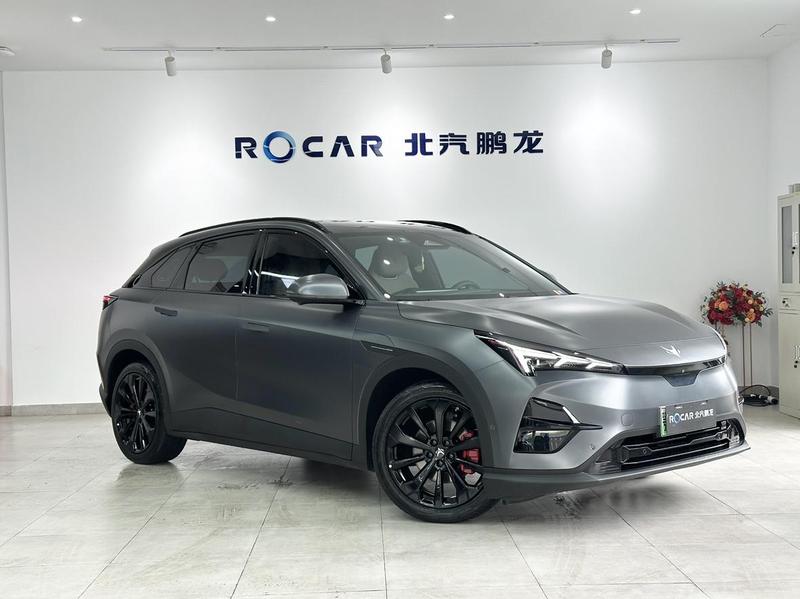 BAIC Arcfox Alpha T5, 2025 — фото 3 из 12